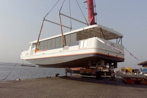 Côte d'Ivoire: Mise à  l'eau de 6 bateaux bus STL réussie par les équipes de Bolloré Transport & Logistics