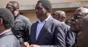 Zambie: Le chef de l'opposition  Hichilema arrêté pour avoir bloqué le convoi présidentiel