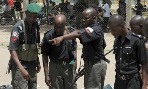 Nigeria: Policiers et soldats s'affrontent à  Damaturu, quatre morts
