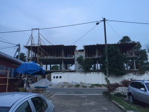 Côte d'Ivoire: Cocody, les habitants du quartier «Mermoz 3 Cailloux» opposés à  la construction d'un immeuble