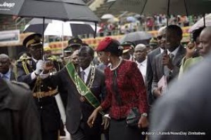 Zimbabwe:  37 ème  anniversaire de l'indépendance , Mugabe met en garde contre «l'ennemi»