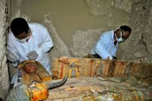 Egypte :  Huit momies vieilles de 3000 ans découvertes près de Louxor