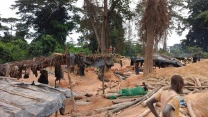 Côte d'Ivoire:  Violence et désobéissance, des orpailleurs clandestins font 10 blessés lors d'une fusillade