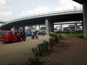 Côte d'Ivoire: Travaux sur l'axe aéroport FHB, les opérateurs économiques sommés de quitter les lieux