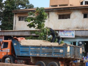 Cameroun: Marché du sable, les trafiquants opèrent sous le regard indifférent de la police