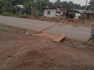 Cameroun: Barrage sur la route, planche à  clous, menace contre les pneus des transporteurs récalcitrants