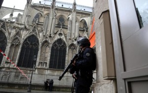 Algérie: Attaque au couteau à  Paris, l'assaillant revendique être «un soldat du califat»