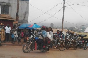 Cameroun: Faute de perspectives, des jeunes diplômés optent pour la conduite des mototaxis