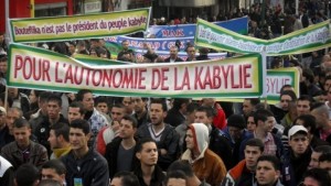Koacinaute: La Kabylie à  feu et à  sang