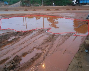 Cameroun: Yaoundé, un grand trou au milieu de la chaussée menace d'isoler des quartiers périphériques à  la capitale