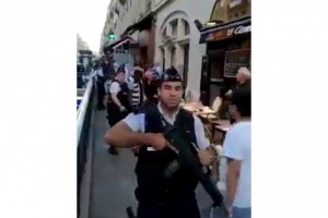 Gabon: Alors que la CPI enquête sur le camp Jean Ping, ses partisans s'en prennent violemment aux parents du président à  Paris