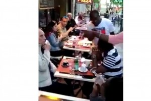 Gabon: Après leur violente agression, le beau père d'Ali Bongo et Gwodock portent plainte en France