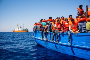 Libye: 25 cadavres  de migrants en pleine décomposition découverts sur les côtes