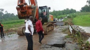 Côte d'Ivoire: Divo, des travaux en cours pour rétablir l'accès à  la ville coupé par les récentes pluies