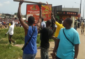 Côte d'ivoire: Attecoubé, un microbe est lynché à  mort, ses camarades sement la panique