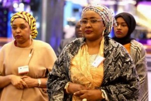 Nigeria: Aisha Buhari retourne à  Londres au chevet de son mari