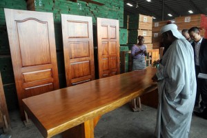 Gabon: Transformation des matières premières sur place, Ali Bongo touche du bois