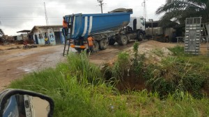 Côte d'Ivoire: Attécoubé, 04 hommes armés emportent d'importants matériels dans une entreprise