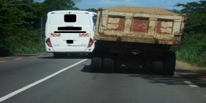 Cameroun: Attention danger, le camion arrive rangez-vous ou abrégez vos vies !