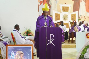 Cameroun: Mort «suspecte» de Mgr Bala, l'église capitule, perd le bras de fer et prend le corps