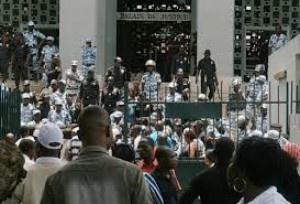 Côte d'Ivoire : Evasion spectaculaire des prisonniers, les agents de police commis à  la sécurité du palais mis aux arrêts