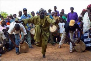 Bénin: Une proposition de  loi pour freiner «  les gaspillages  lors des funérailles » au Parlement