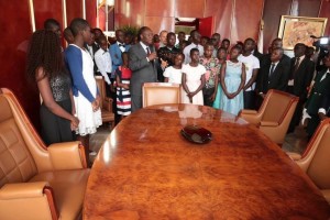 Côte d'Ivoire: Ouattara ouvre ses bureaux aux meilleurs élèves du pays