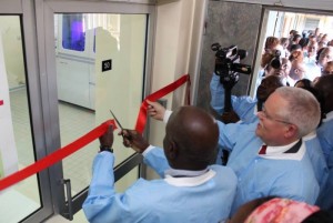 Côte d'Ivoire: Grà¢ce à  un appui des USA, Abidjan se dote d'un équipement de diagnostic moléculaire de pointe pour le diagnostic pédiatrique précoce du VIH