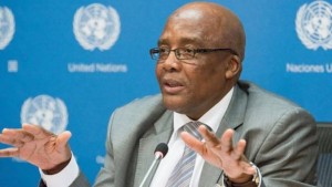 Afrique du Sud:  Le  ministre de la santé  fustige les leaders africains: «Chefs d'Etat, soignez-vous en Afrique»