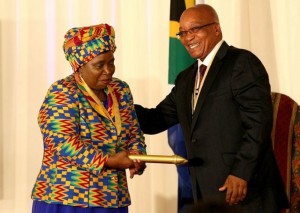 Afrique du  Sud : Nkosazana Dlamini Zuma  dément vouloir  protéger  son ex mari, accusé de corruption