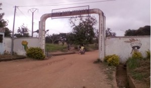 Côte d'Ivoire: Absence de table-bancs, nombre pléthorique dans les classes, les élèves observent un arrêt des cours au lycée Djibo Sounkalo de Bouaké
