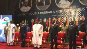 Afrique: «La CEDEAO ne verra pas sa monnaie unique en 2020» assure  Marcel De Souza