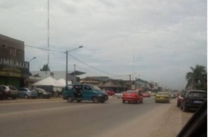 Côte d'Ivoire: Cocody, les gbakas s'invitent dans les quartiers et bravent cette interdiction