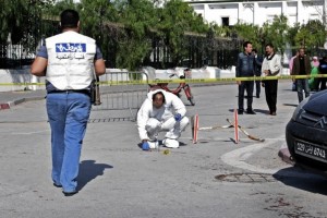 Tunisie: Attaque au couteau à   Tunis, l'un des deux policiers poignardés est décédé