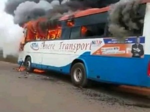 Côte d'Ivoire: Un car prend feu sur l'axe Bouaké-Katiola aucune victime déplorée