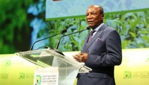 Guinée: Alpha Condé à  Paris pour une levée  de 13 milliards de dollars  pour la croissance à  l'horizon 2020