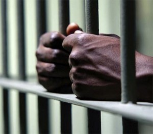 Côte d'Ivoire: Quelques heures après sa sortie de prison, un individu viole une dame et  retourne dans la cellule pour 20 ans