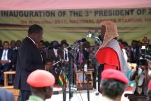 Zimbabwe: Fin des 37 ans de règne de Mugabe, Emmerson Mnangagwa officiellement Président