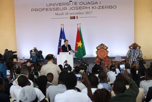 Burkina Faso: «Il n'y a plus de politique africaine de la France», assure le président Macron
