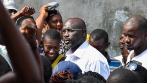 Liberia: Présidentielle, trois ténors du parti LP rejoignent le candidat Weah