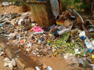 Cameroun:  À quatre jours de Noël, la capitale Yaoundé est envahie par les ordures ménagères et déchets divers