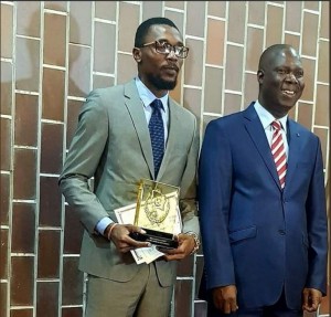 Côte d'Ivoire: Serge Beynaud reçoit le prix national d'excellence 2017