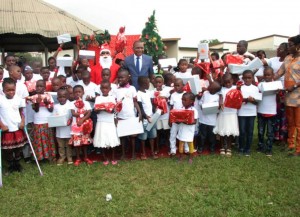 Côte d'Ivoire:  Yopougon, le Gouvernement comble de cadeau, des enfants de l'Institut national de la promotion des aveugles