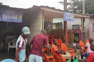 Côte d'Ivoire: Drame de fin d'année, un gendarme apprend que son épouse le trompe, il se tire une balle en pleine tête dans un maquis