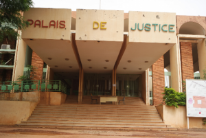 Burkina Faso: Un faux médecin condamné à  2 ans de prison avec sursis
