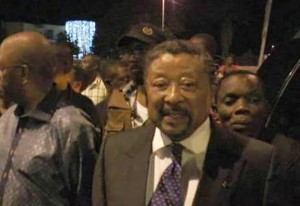 Gabon: Convoqué par la justice, Jean Ping empêché de quitter le pays pour la France
