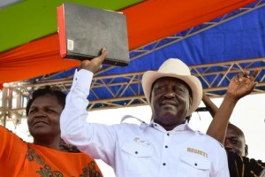 Kenya: L'opposition défie le pouvoir et investi  Raila Odinga «Président alternatif»
