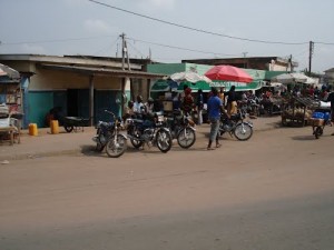 Côte d'Ivoire: Le bitumage de la route Agnibilekrou-Takikro annoncé en 2016  dans les oubliettes ?