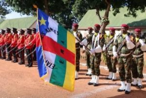 Centrafrique: 101 ex-rebelles regagnent les rangs de l'armée nationale