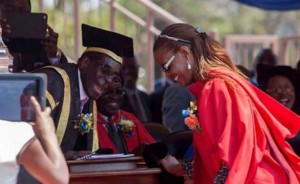 Zimbabwe:  Faux doctorat de Grace Mugabe, un responsable de  l'université d' Harare arrêté